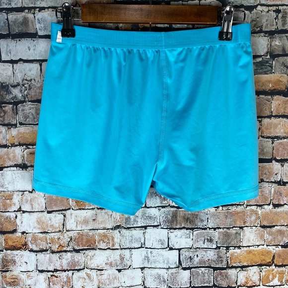 Puma Women Running Shorts - Picture 2 of 4
